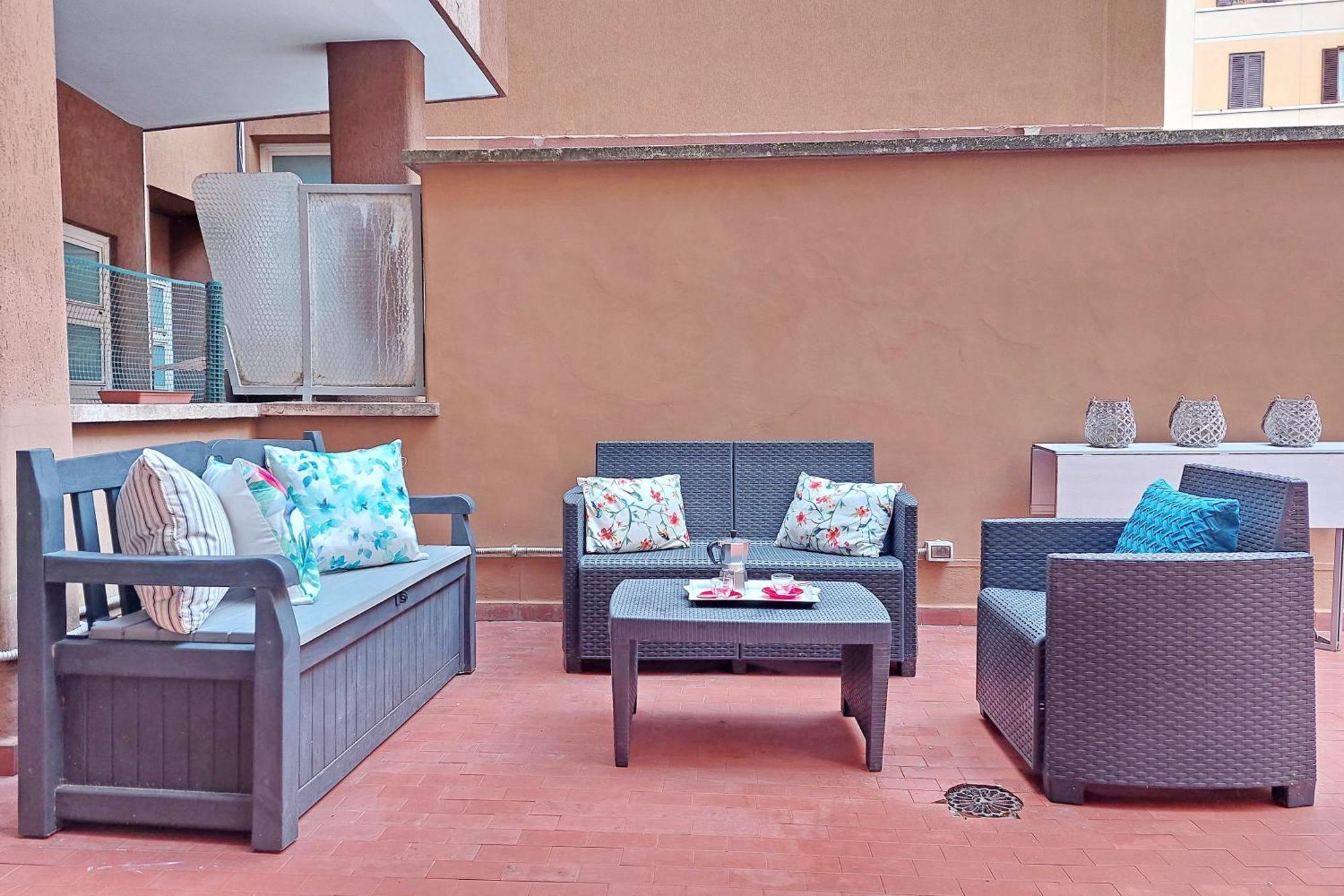 Appartamento New With Terrace - 150m Metro A