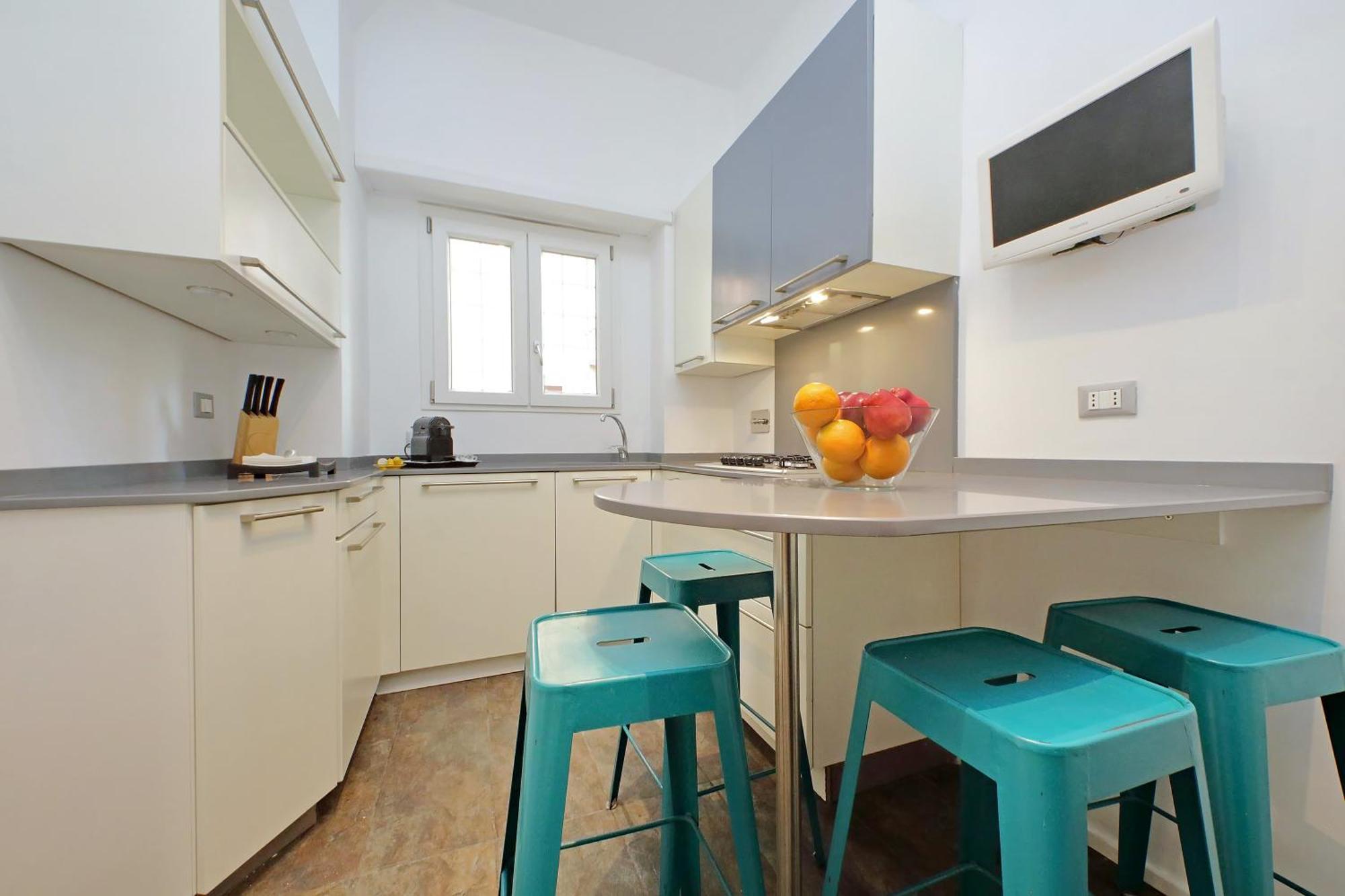 New With Terrace - 150m Metro A Rom